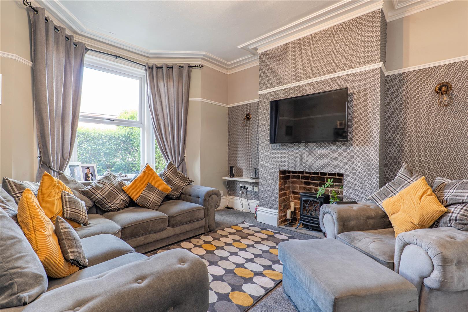 3 bed property in Moor Road, Chorley